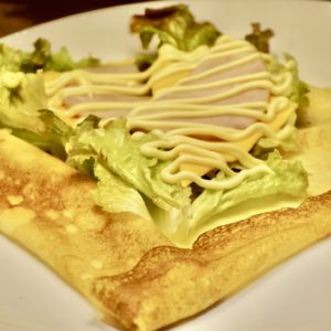 カゼナロクレープ（ハムチーズマヨレタス）